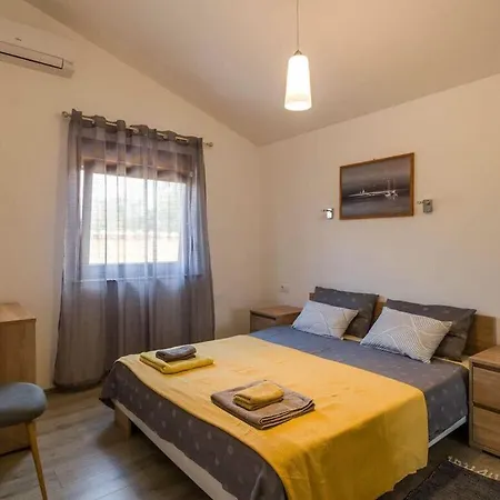 Villa Ambrosiana Comfortable Galižana