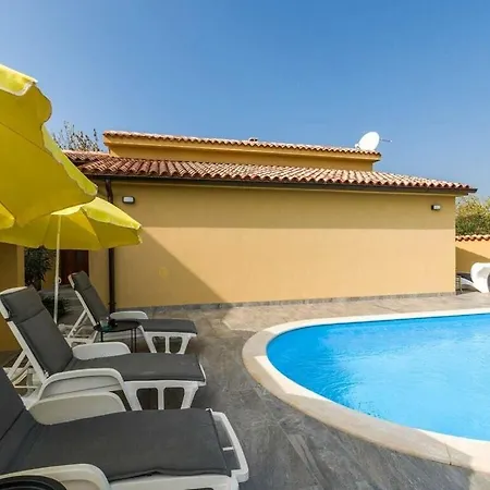 Ambrosiana Comfortable Villa