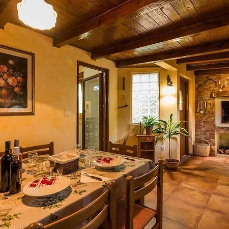 Ambrosiana Comfortable Villa Galižana